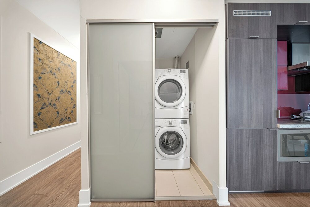 Фото Grand Royal Condos - Cn Tower