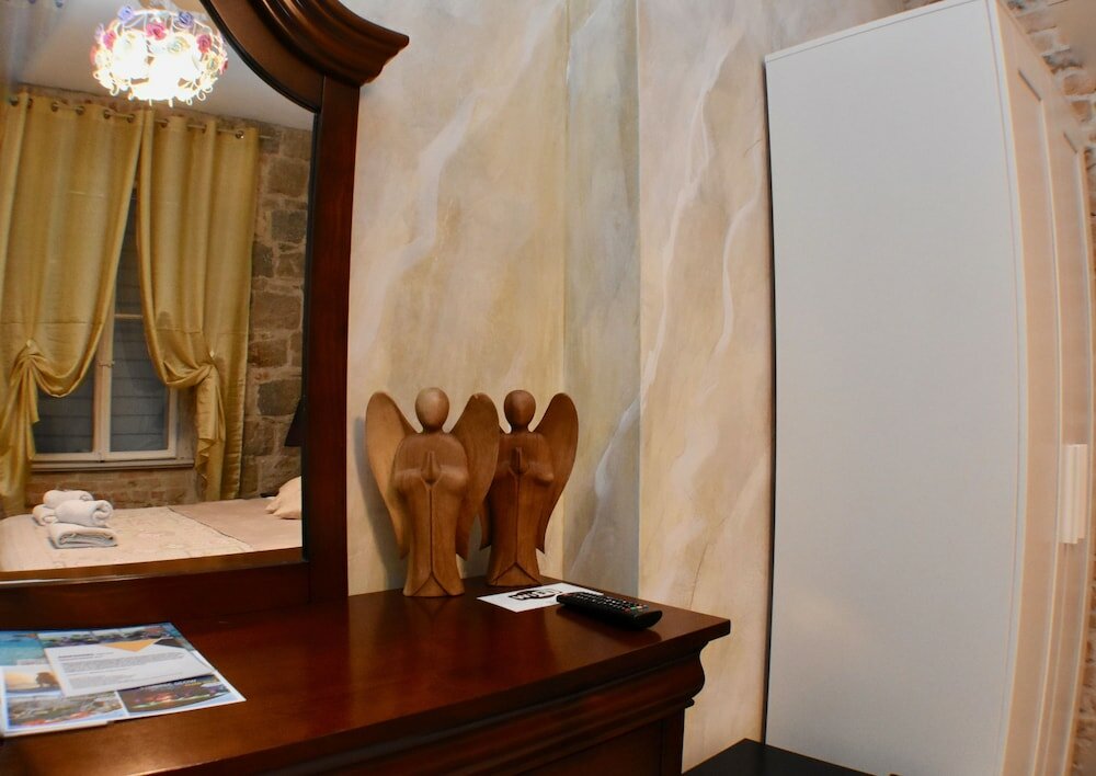 Фото Pietra Rossa Luxury Rooms