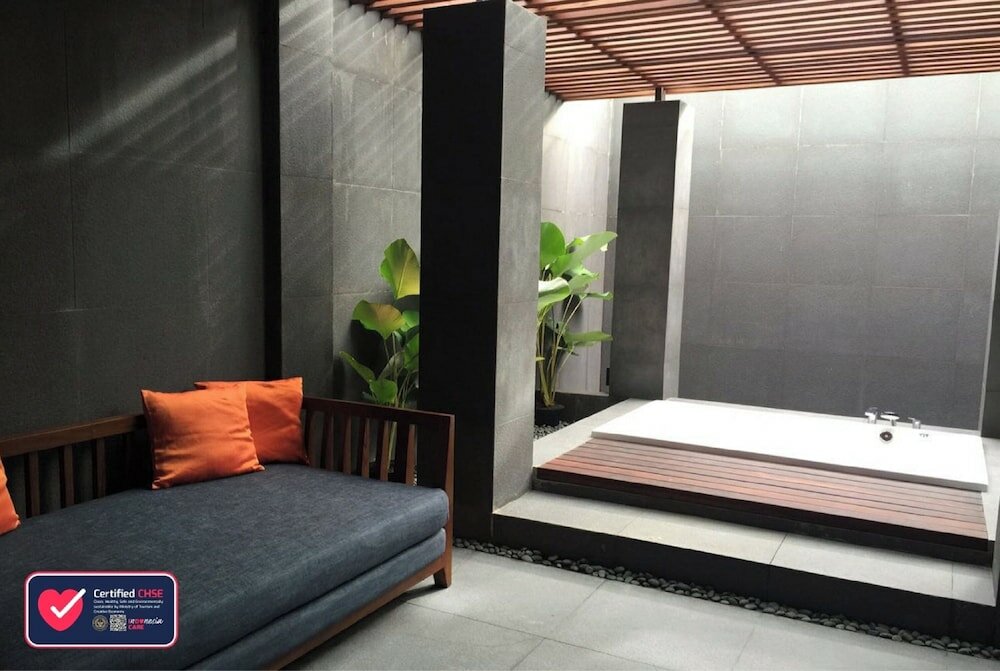 Фото The Luxton Cirebon Hotel and Convention