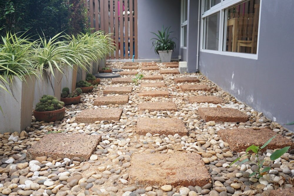 Фото Chompu Nakarin Apartment