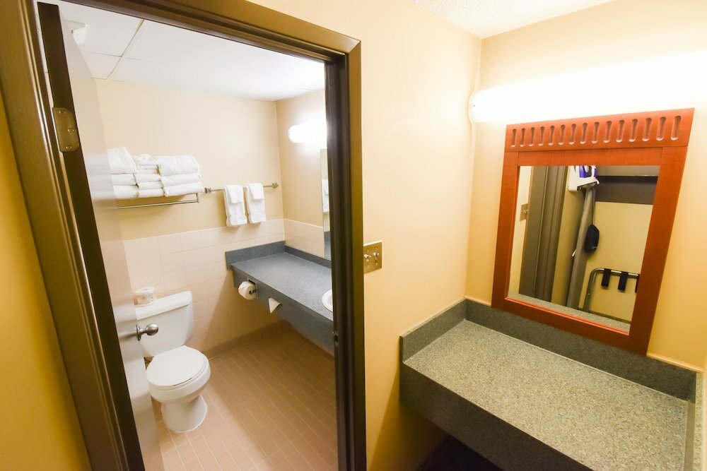 Фото Canad Inns Destination Centre Garden City