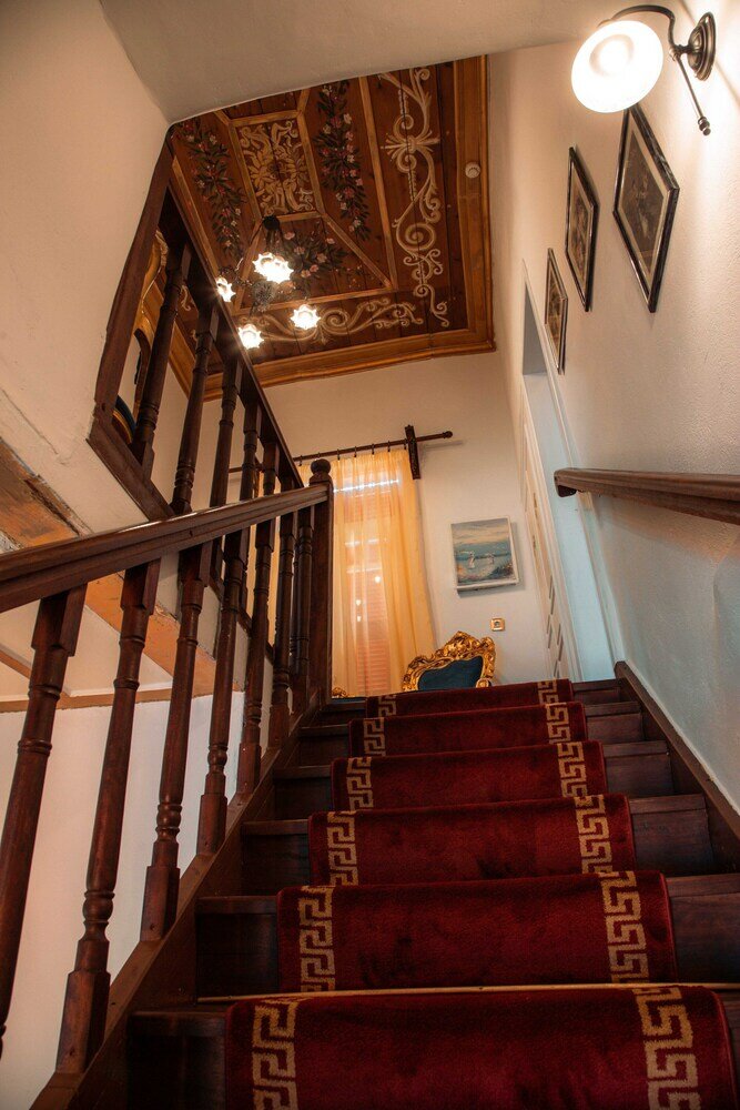 Фото Ilion Hotel Suites