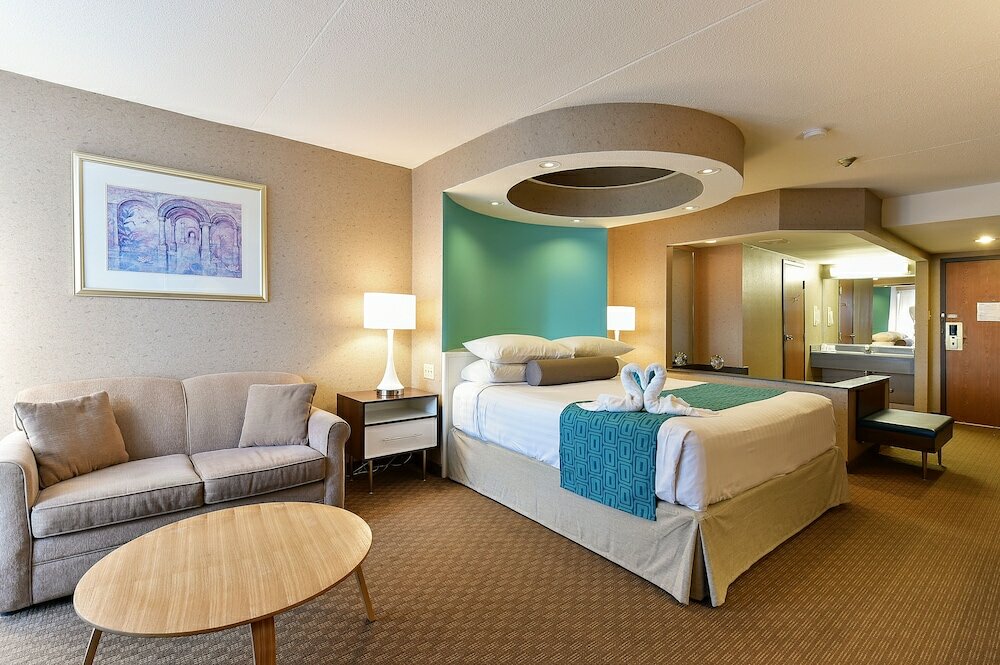 Фото Howard Johnson Plaza by Wyndham by the Falls Niagara Falls