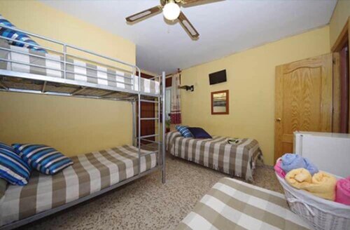 Внешний вид отеля Hostal Azahara в Нерхе, фото 3