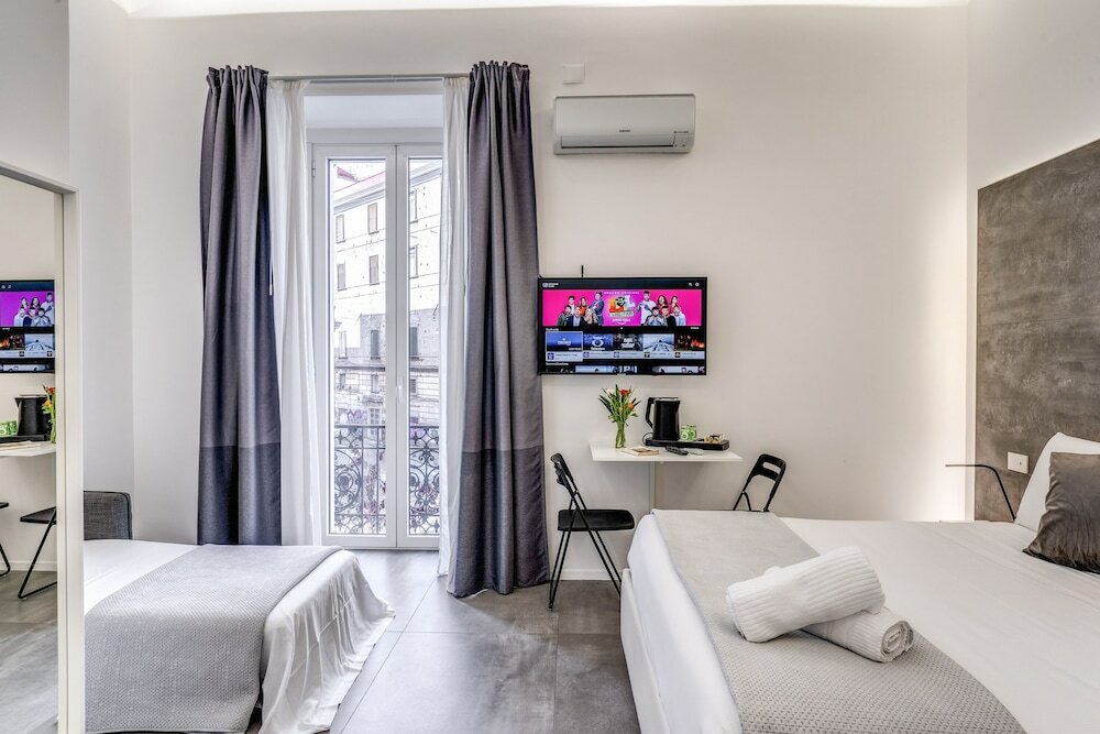 Фото Gallery Suite Naples