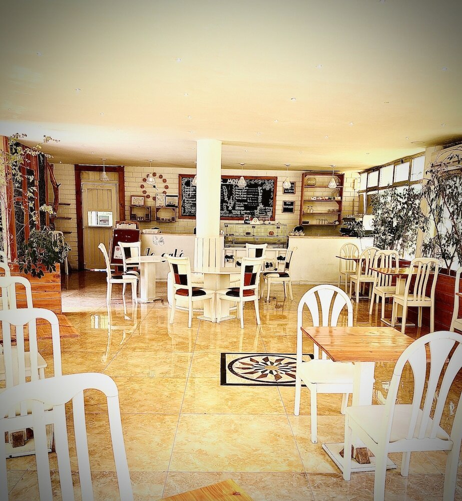 Фото De Leopol Hotel