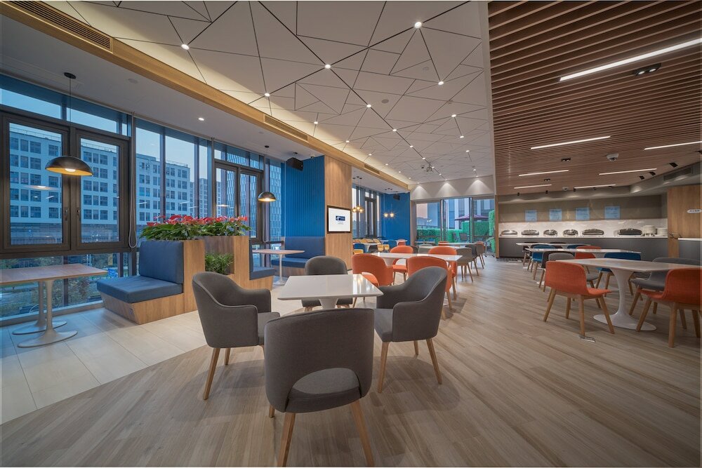 Фото Holiday Inn Express Shanghai Huijin, an Ihg Hotel
