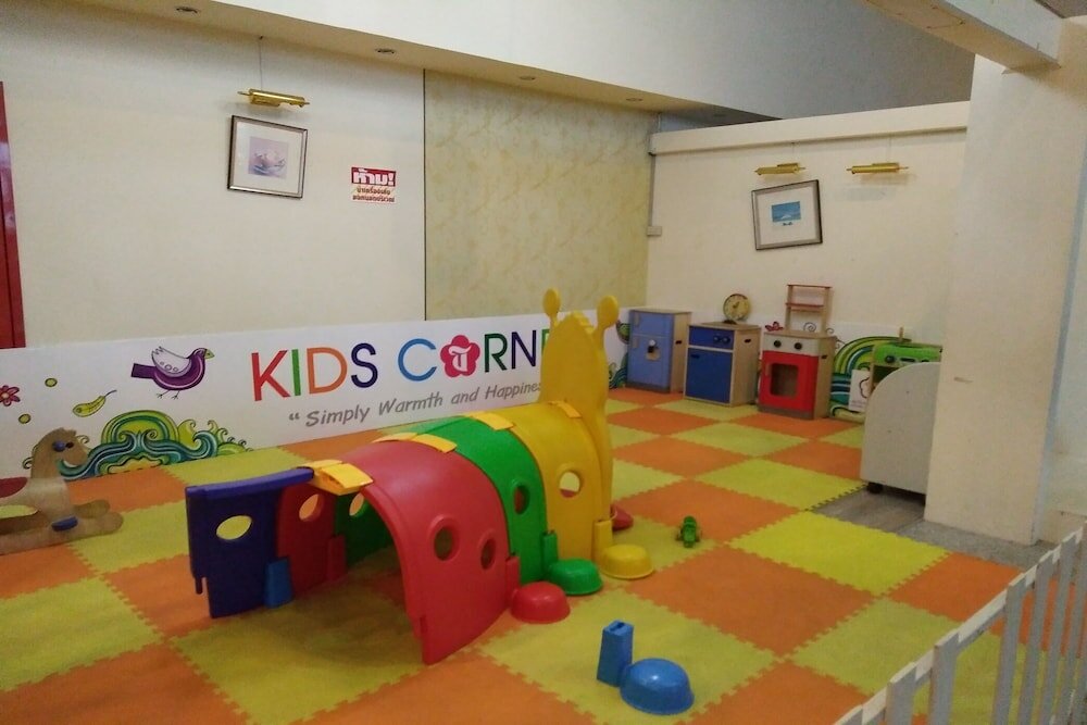 Фото Thumrin Thana Hotel