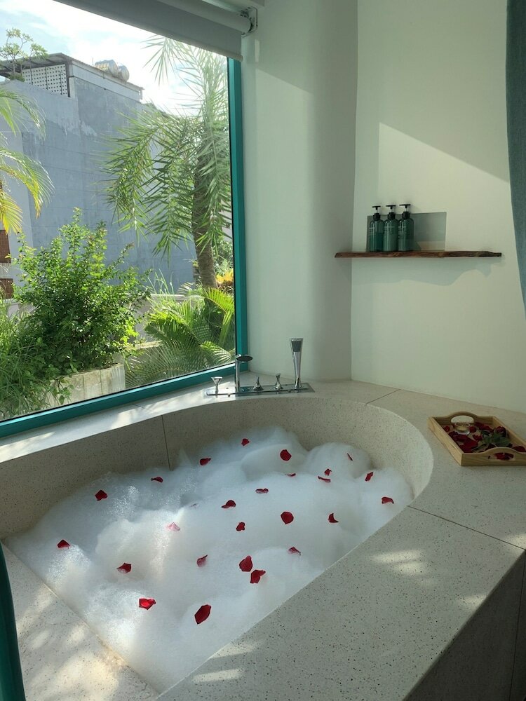 Фото Le Bouton Hotel