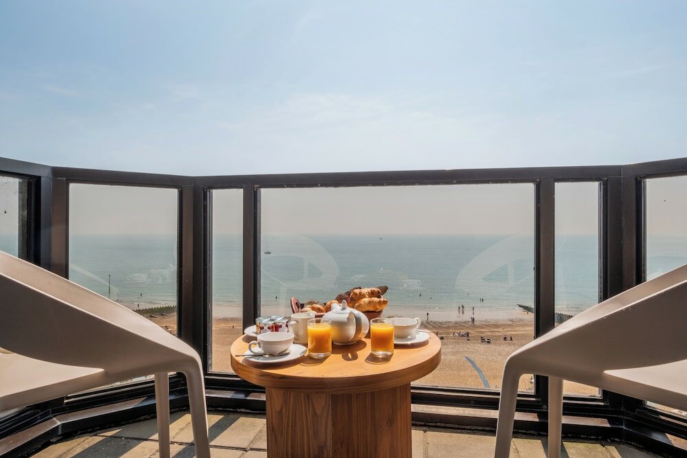 Фото The View Hotel