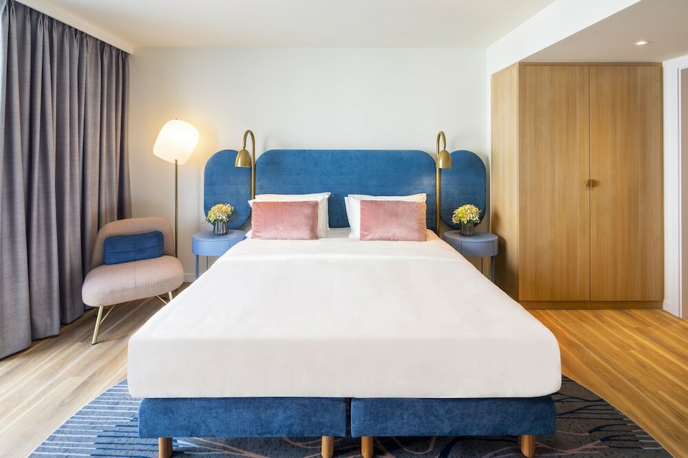 Фото Capri by Fraser Leipzig