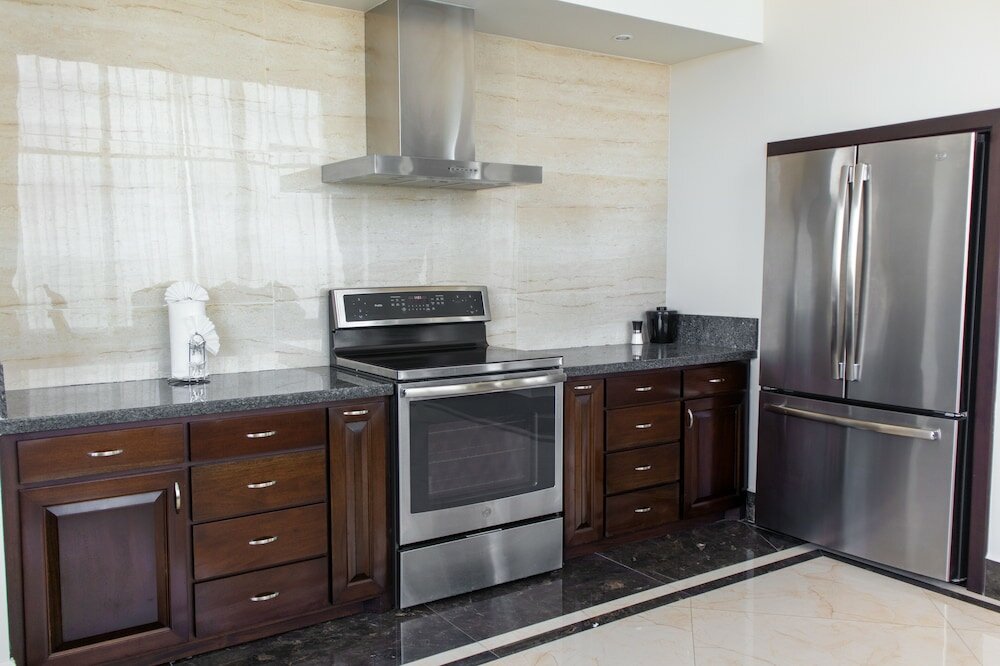 Фото Golden Bay Belize Hotel