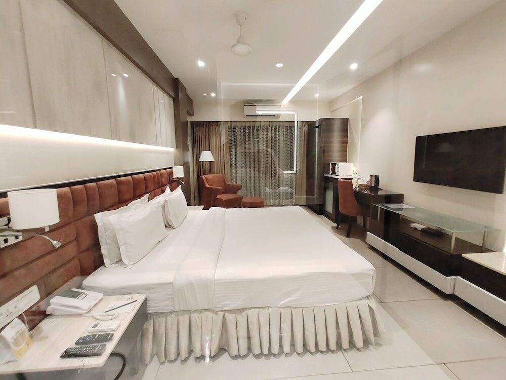 Фото The Flora Grand