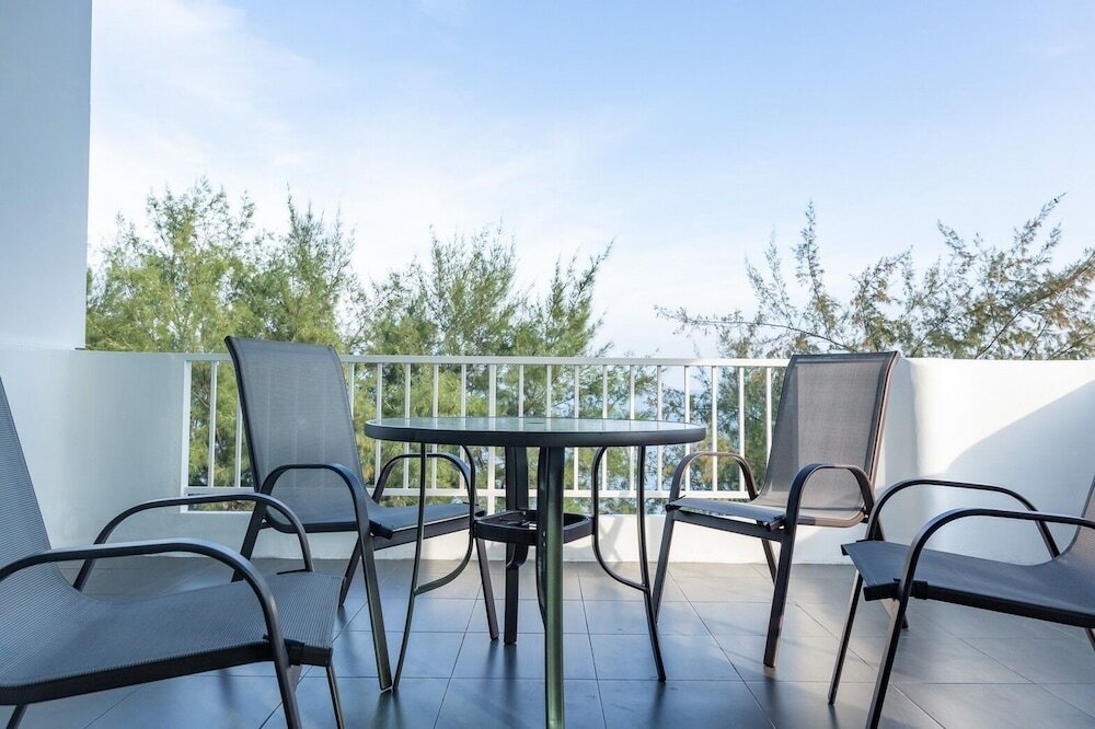 Фото The Beach Cha Am Suite