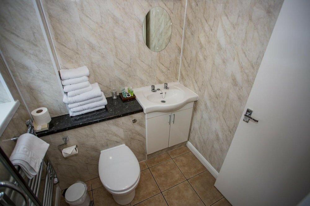 Фото The Manor Guesthouse