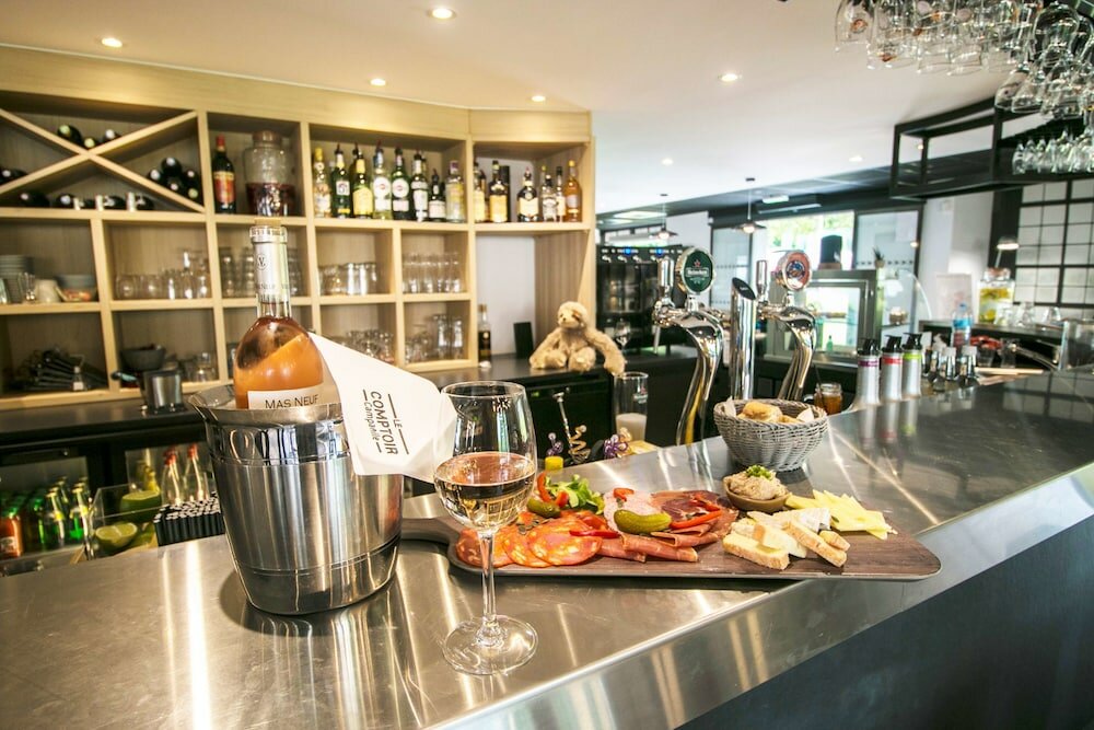 Фото Campanile Hotel Senlis