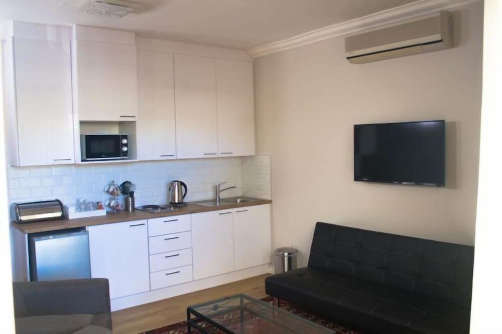 Фото Cinnamon House Bed and Breakfast