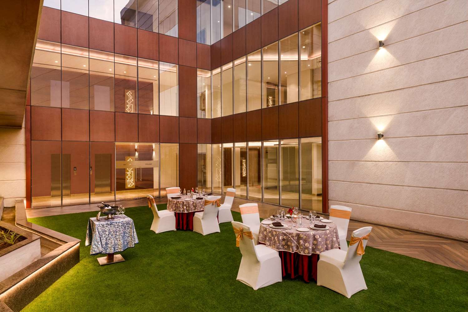 Фото Ramada by Wyndham Aligarh Gt Road