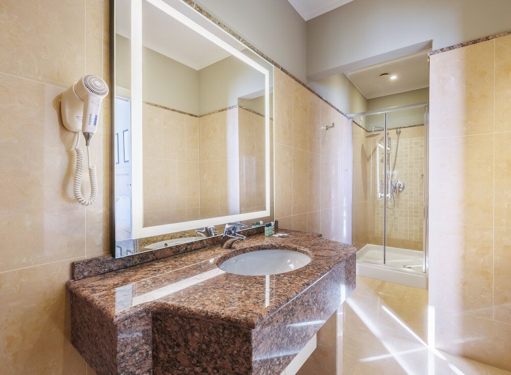 Фото Hotel Embassy