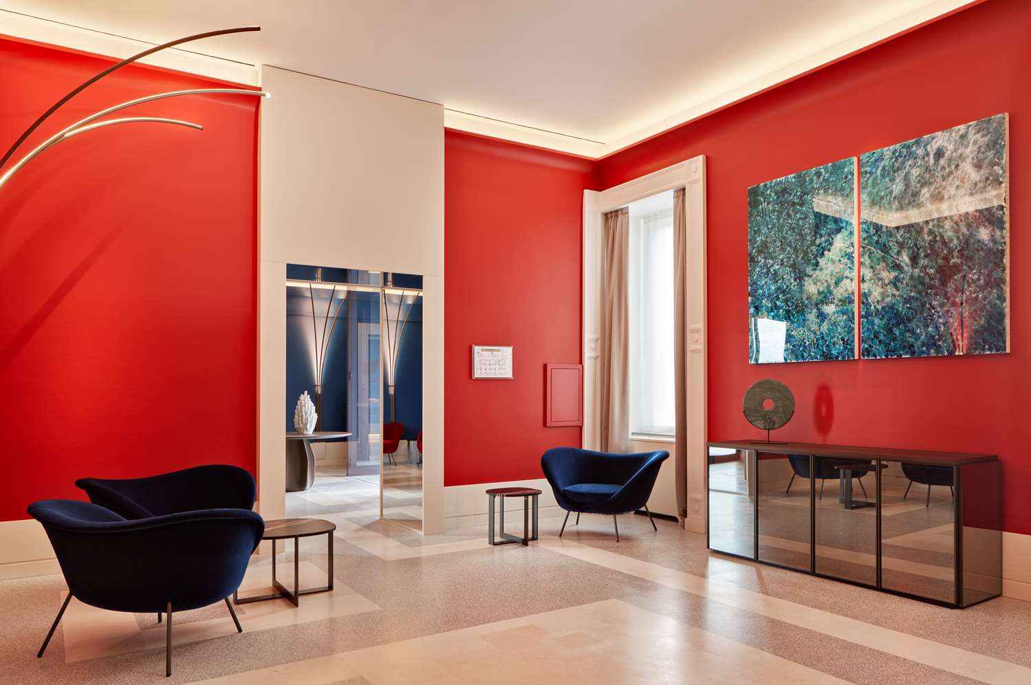 Фото The Britannique Hotel Naples, Curio Collection by Hilton