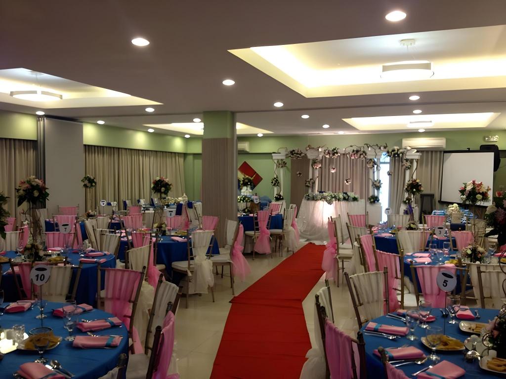 Фото Magallanes Square Hotel