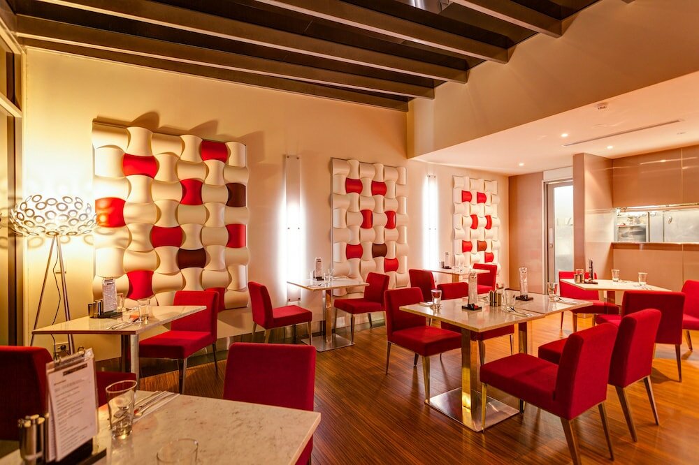 Фото Mantra Charles Hotel Launceston