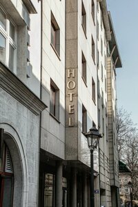 отель Hotel H12