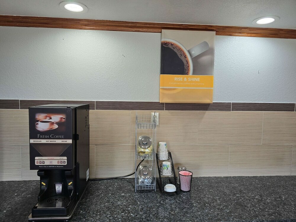 Фото Economy Inn North Oklahoma City