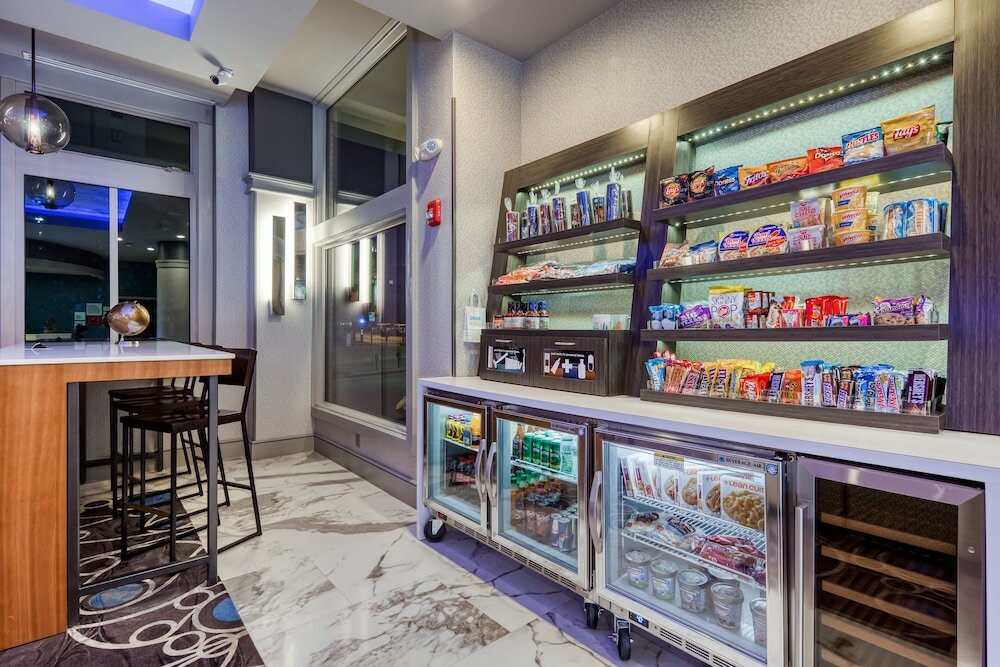 Фото Holiday Inn Express Kansas City Downtown, an Ihg Hotel