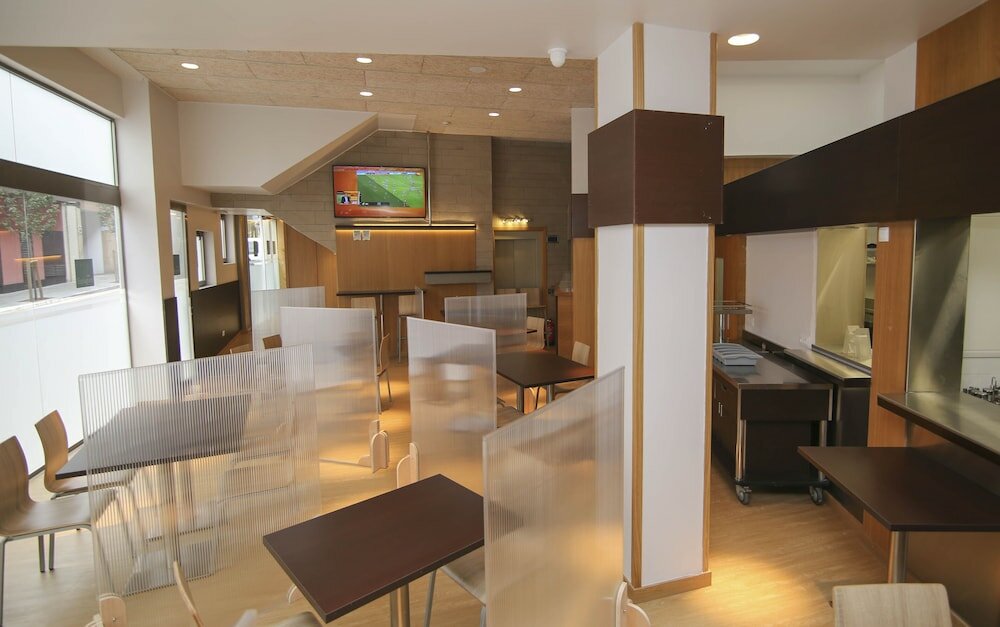 Фото Hotel Esplugues