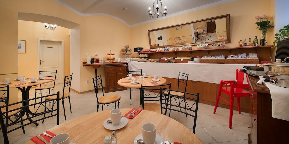 Фото Hotel Suite Home Prague