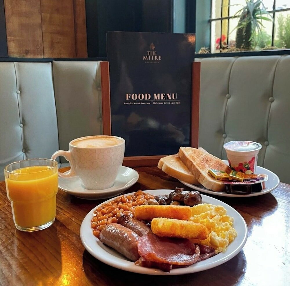 Фото The Mitre Hotel