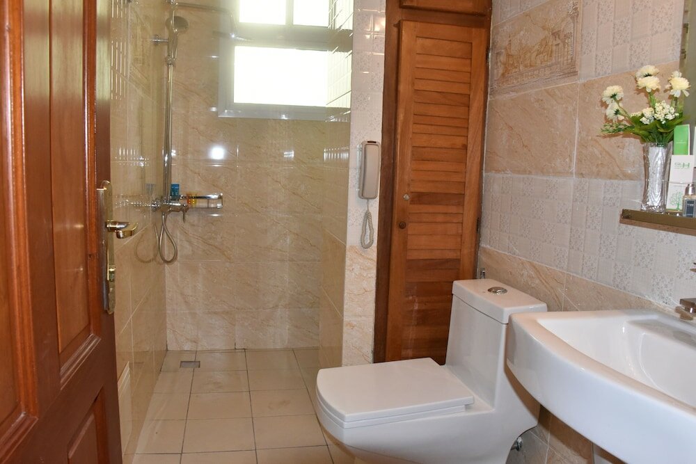 Фото Adamaoua Grand Hotel