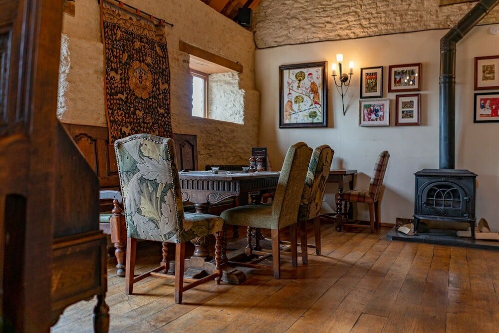 Фото The George Inn and The Plaine