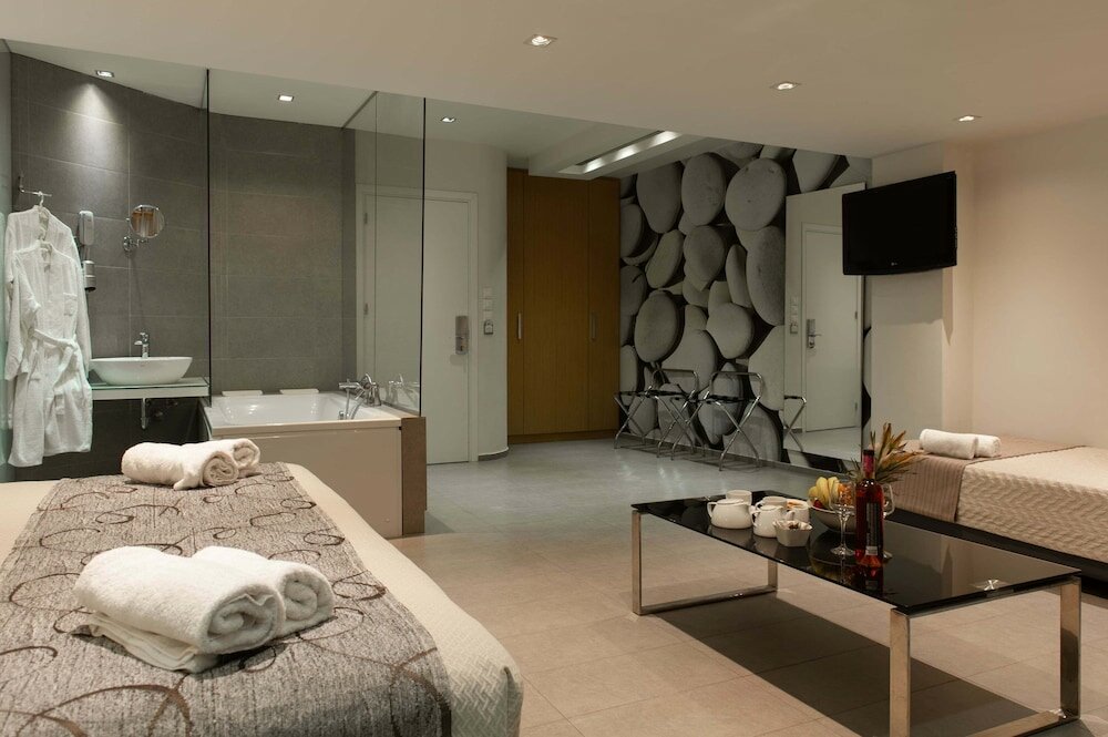 Фото Atlantis Boutique City Hotel