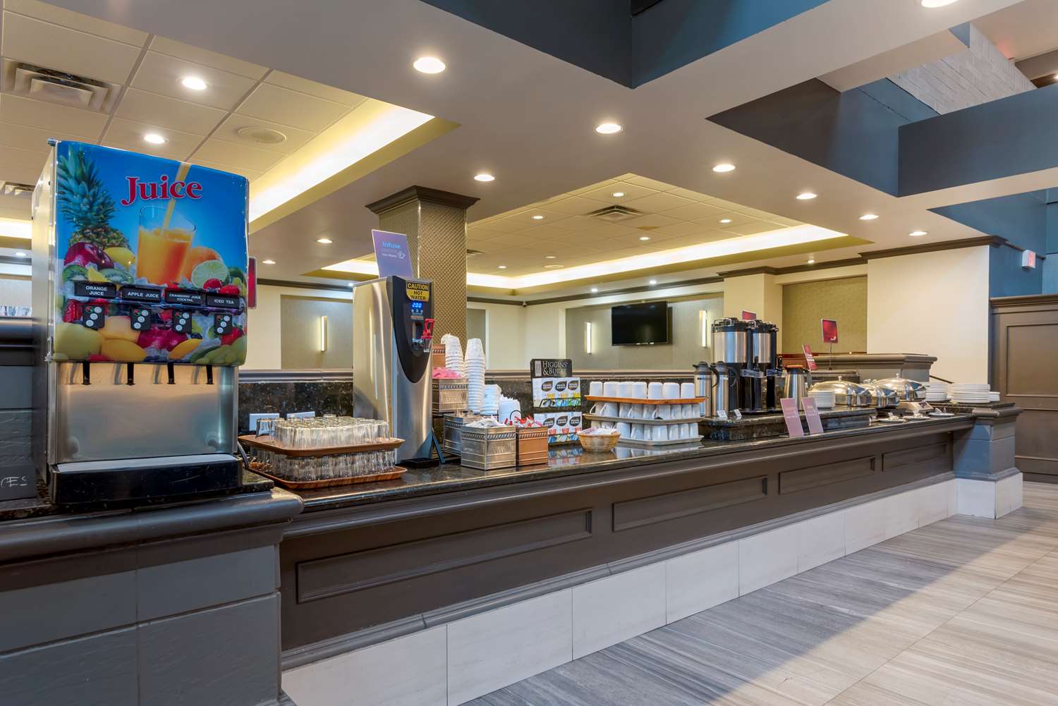 Фото Best Western Plus Village Park Inn