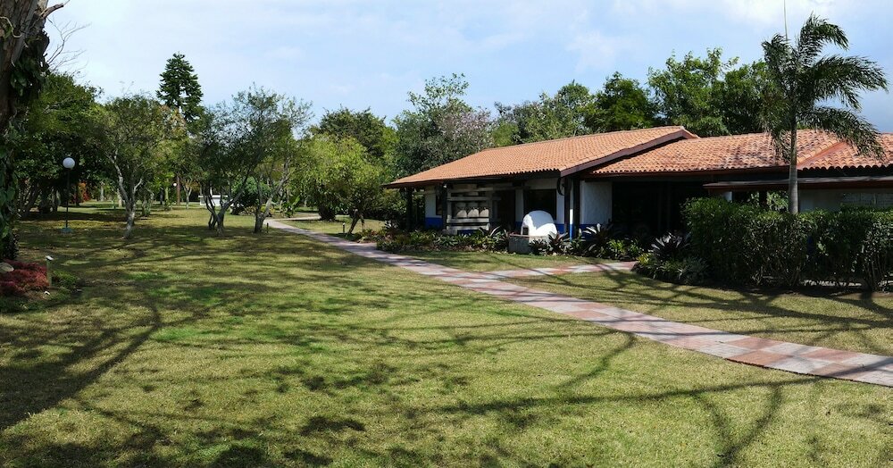 Фото Hotel Bougainvillea San José