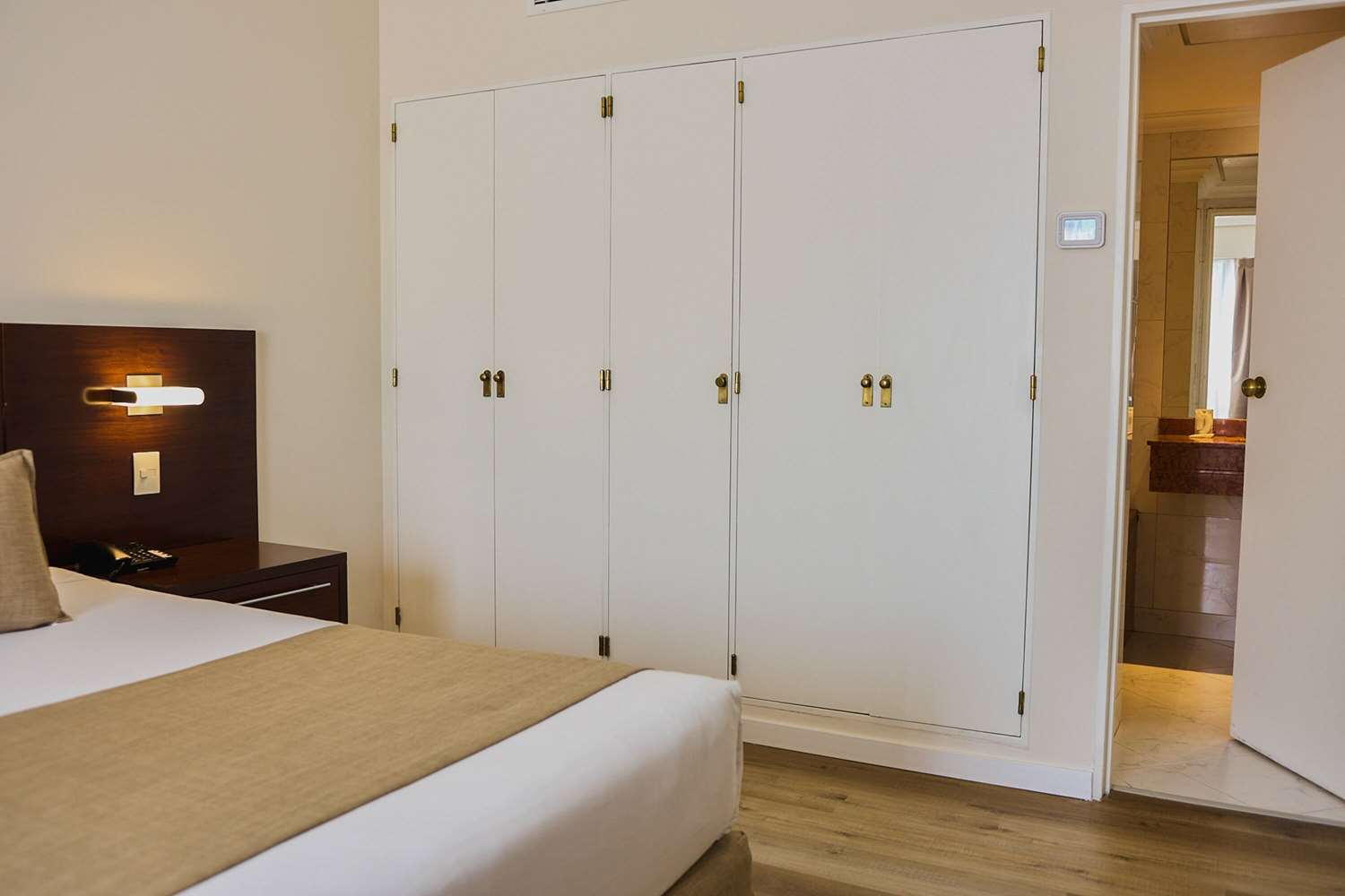 Фото Dazzler by Wyndham Buenos Aires San Martin