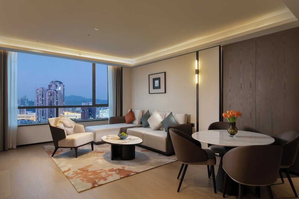 Фото Yuexiu Hotel Guangzhou, Curio Collection by Hilton