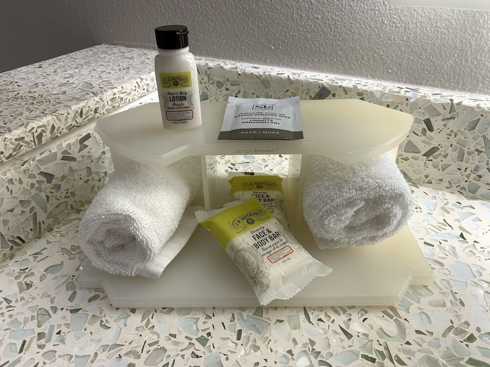 Фото Holiday Inn Express & Suites Austin Downtown - University, an Ihg Hotel