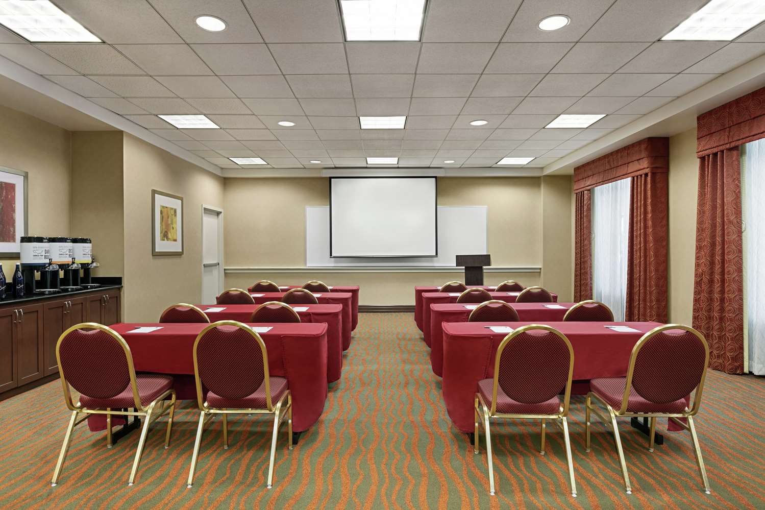 Фото Hampton Inn Washington-Dulles Int'l Airport South