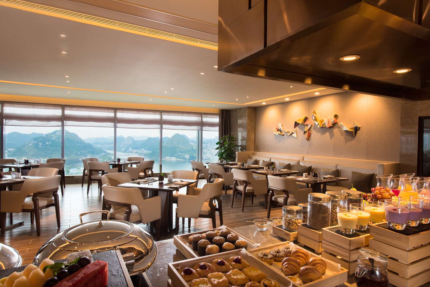 Фото DoubleTree by Hilton Hotel Anshun