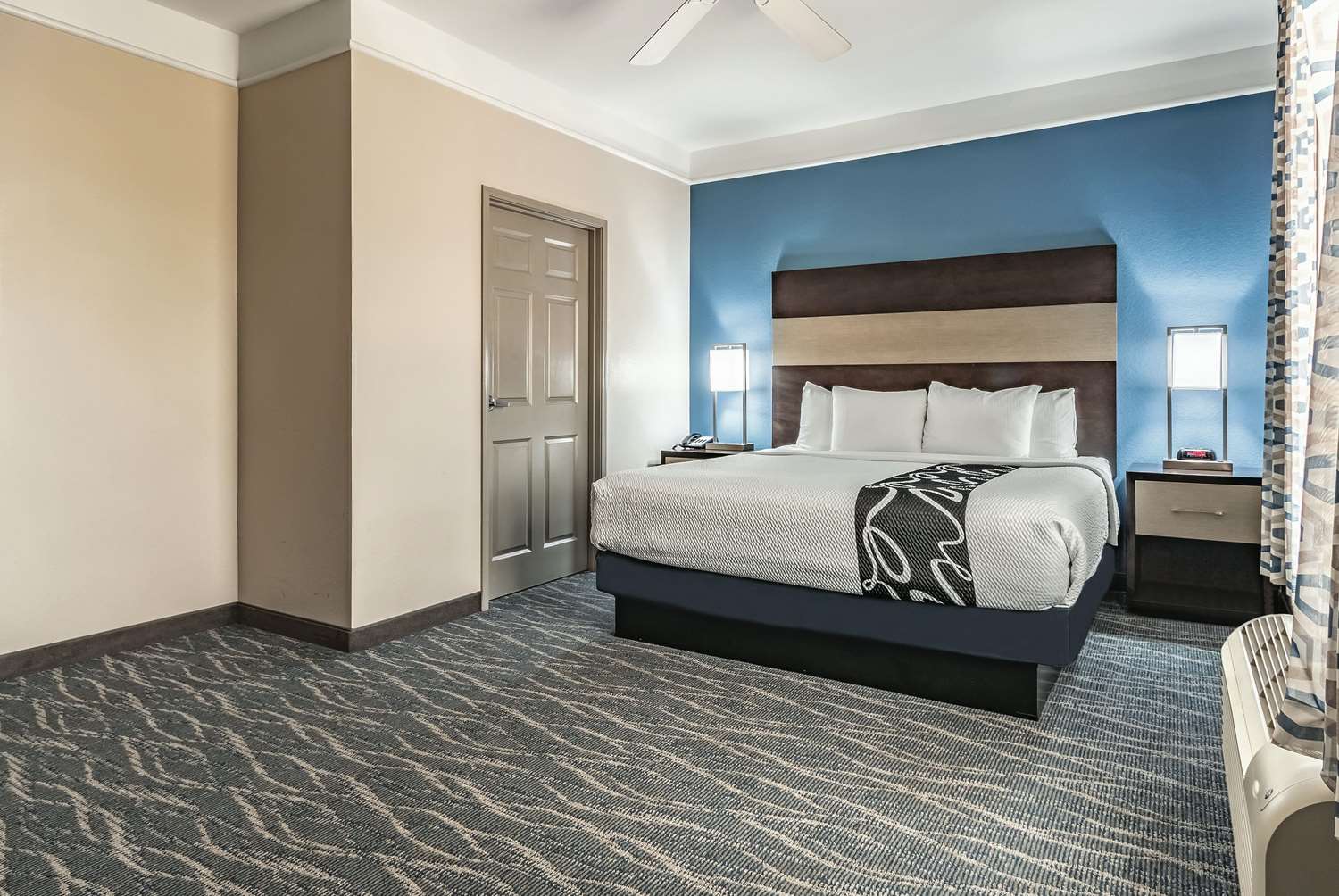Фото La Quinta Inn & Suites by Wyndham Phoenix I-10 West