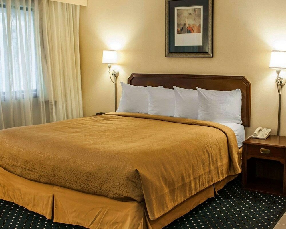 Фото Quality Inn & Suites