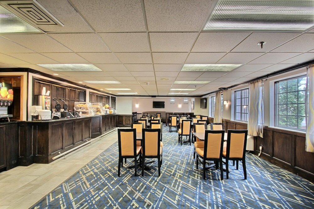 Фото Baymont by Wyndham Madison West/Middleton Wi West