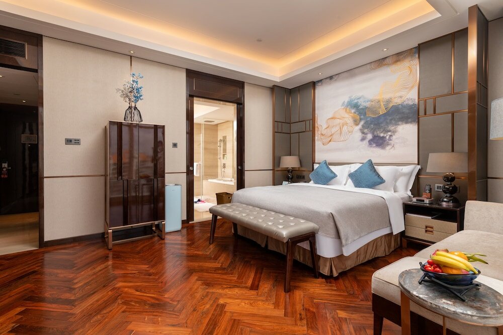 Фото Zhuhai LongZhuDa International Hotel