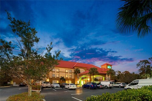Гостиница La Quinta Inn & Suites by Wyndham Fort Myers Airport в Форте Майерсе