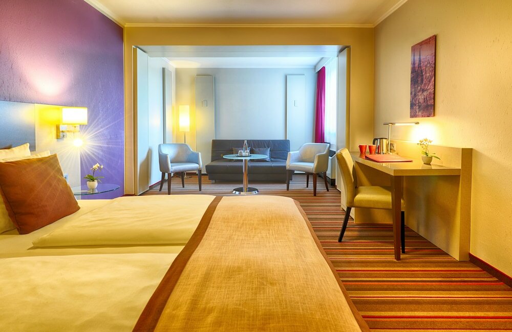 Фото Leonardo Hotel Köln