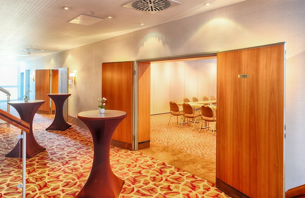 Фото Leonardo Hotel Köln