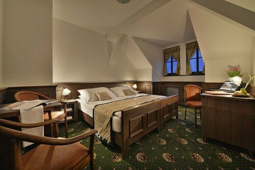 Гостиница Hotel Podhrad в Глубока над Влтавой
